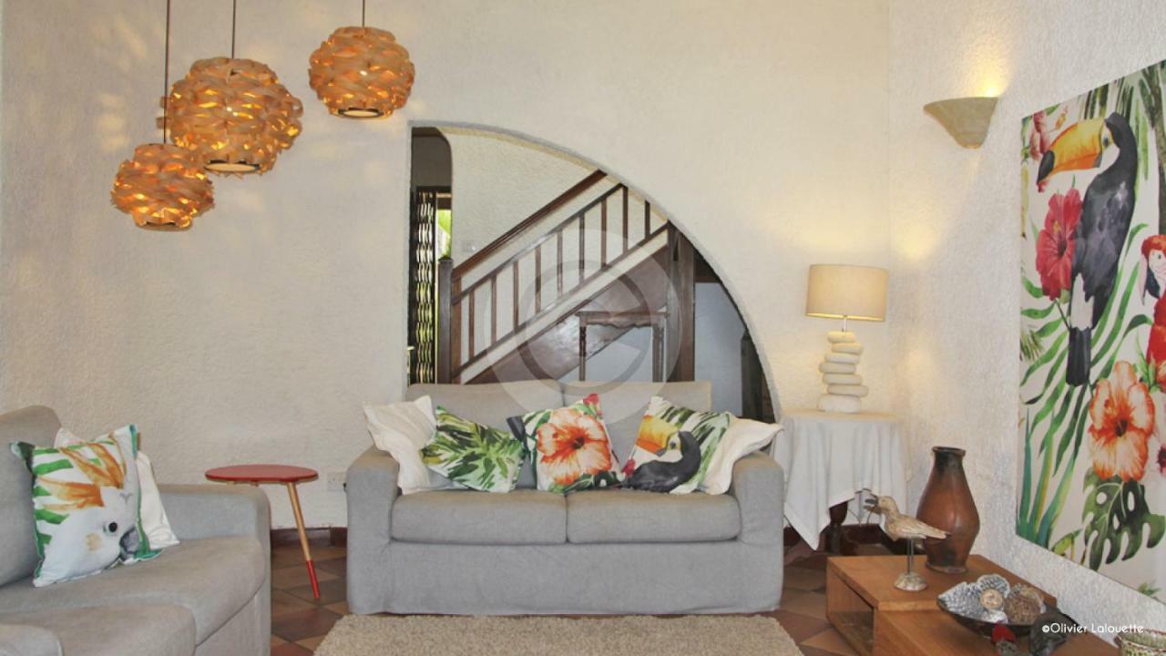 Fantastic Spacious Beachfront Villavacances Grand Baie Exterior foto