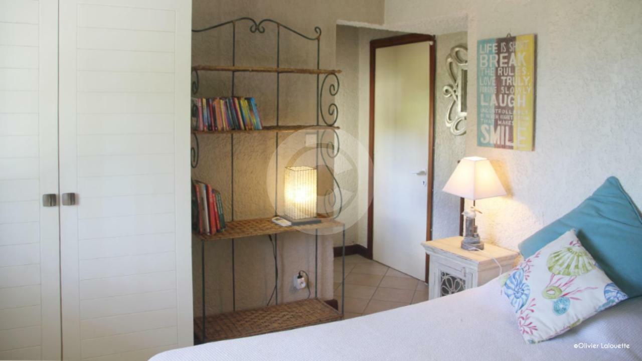 Fantastic Spacious Beachfront Villavacances Grand Baie Exterior foto